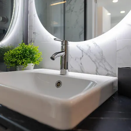 Smart Space Apartment *